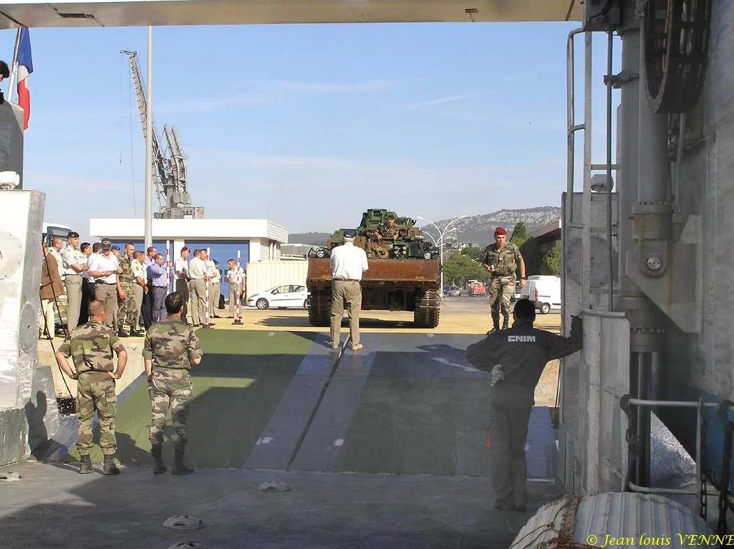 L'Engin Blindé du Génie embarque sur le L-CAT
