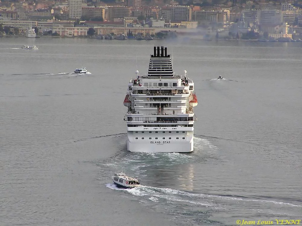 Arrivée du paquebot Island Star à Toulon