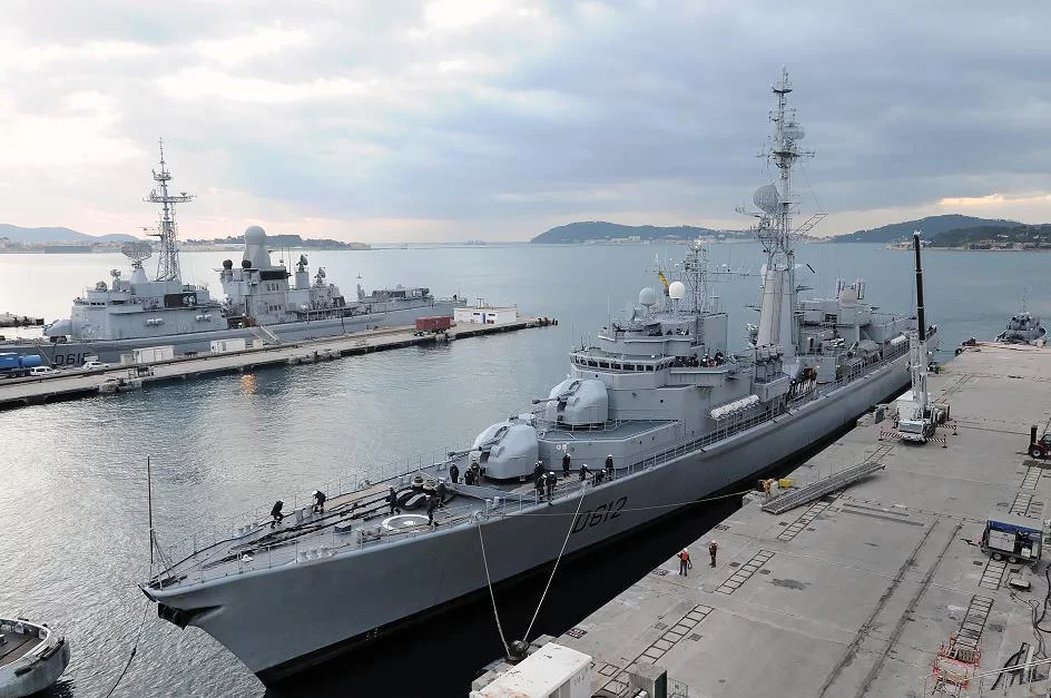 Escale à Toulon de la frégate De Grasse