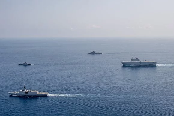 Le Dixmude, le Surcouf et les bâtiments indiens participant à Varuna