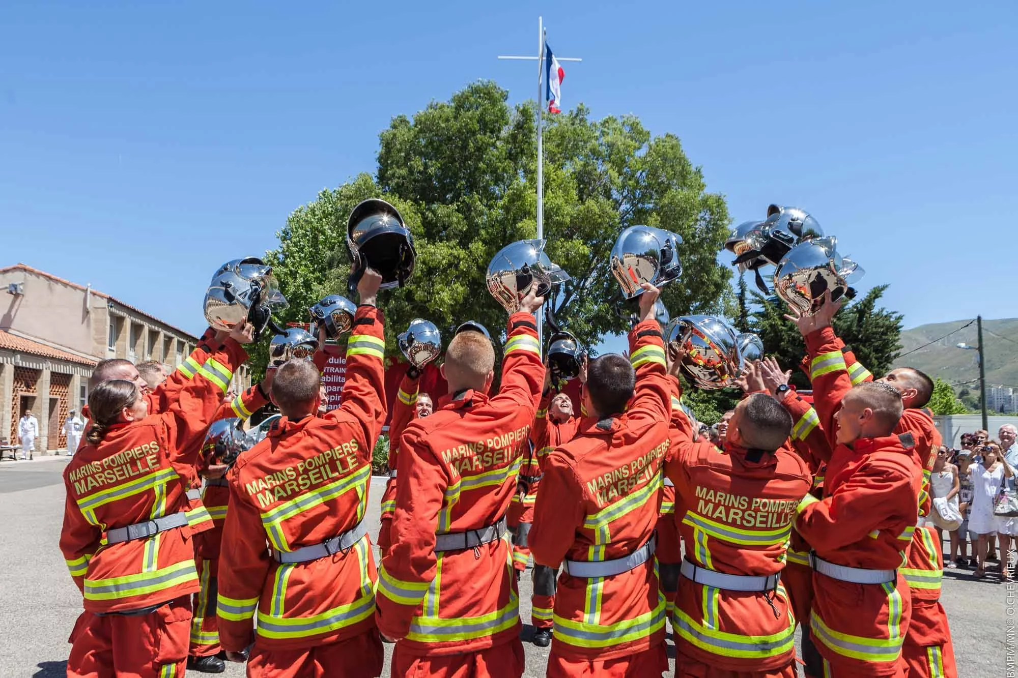 Remise de casques à 22 nouveaux marins-pompiers