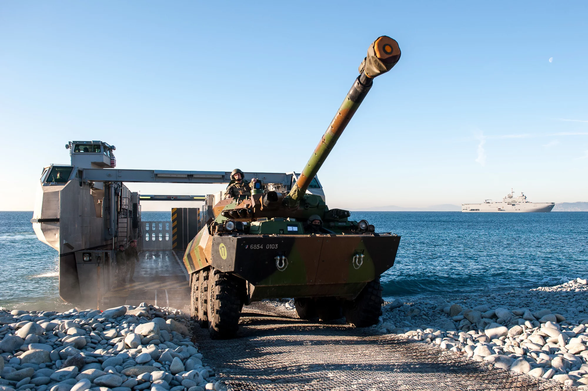 Un engin blindé débar qu'un EDAR