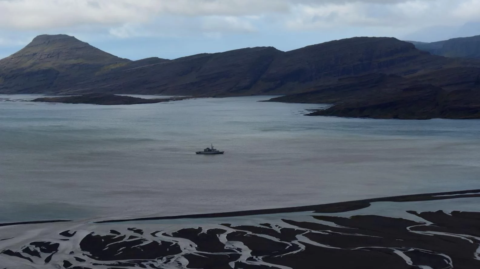 La frégate Nivôse aux Kerguelen
