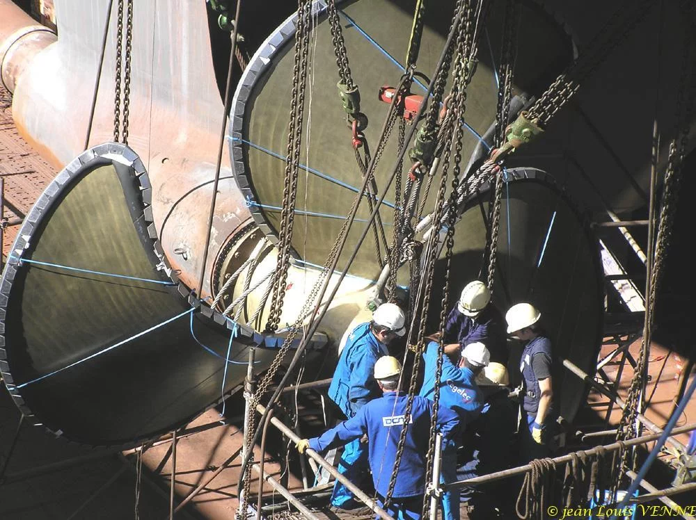 La seconde hélice du porte-avions