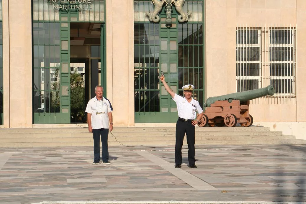 L'amiral Béraud donne le départ