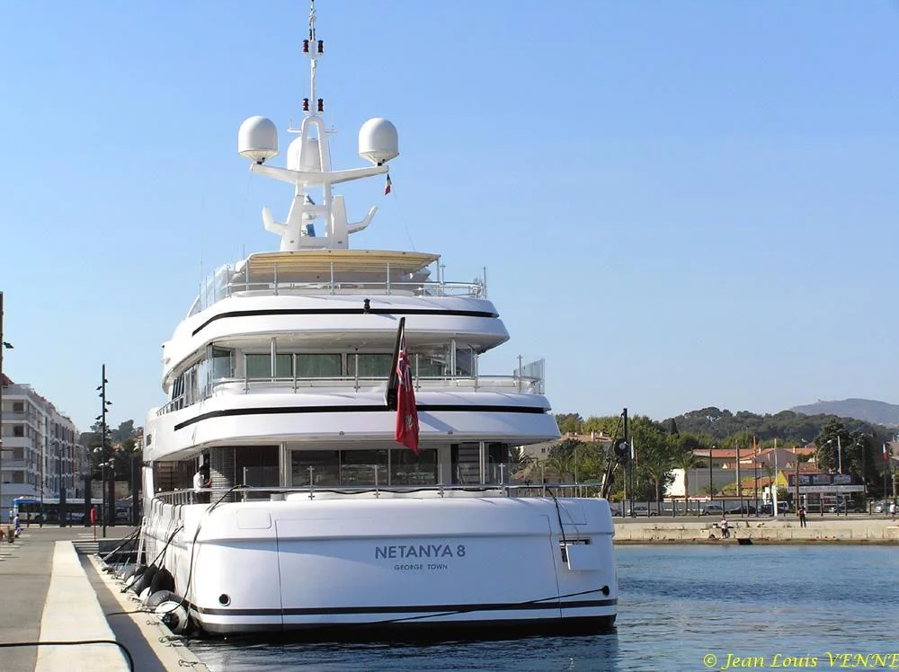 Le Netanya8 dans le port de la Seyne sur Mer