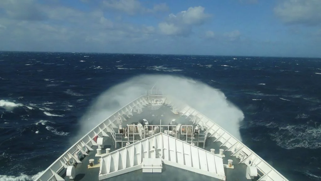 Le Monge par des conditions de mer variables