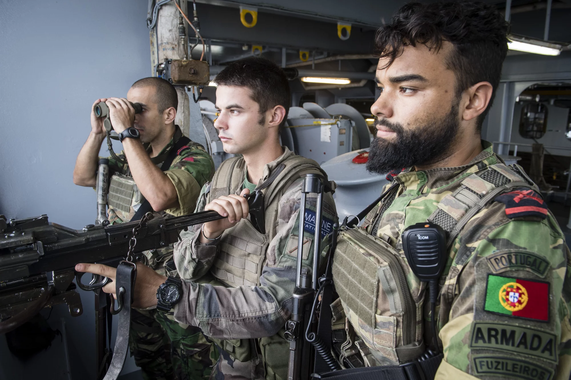 Une équipe commune de fusiliers-marins français et portugais