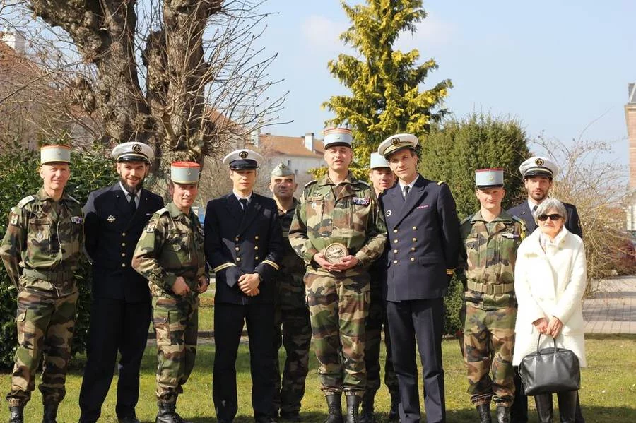 Le Saphir au 1er Régiment de Tirailleurs