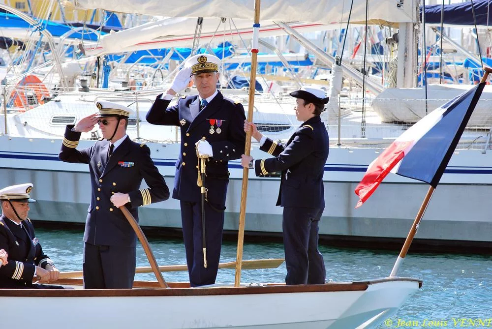 L'amiral Tandonnet sur la baleinière traditionnelle