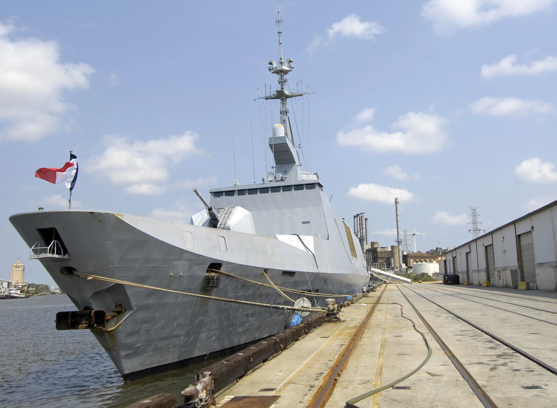 Le La Fayette accosté Ã  Savannah