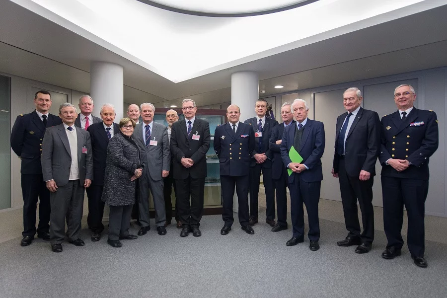 Le chef d'état-major de la Marine reçoit les membres de l'Académie de Marine