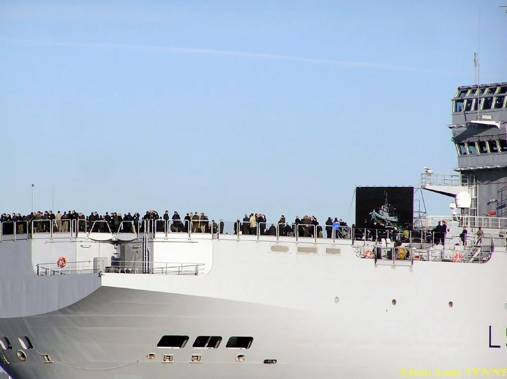 Retour du Mistral après la Journée de Présentation de la Marine