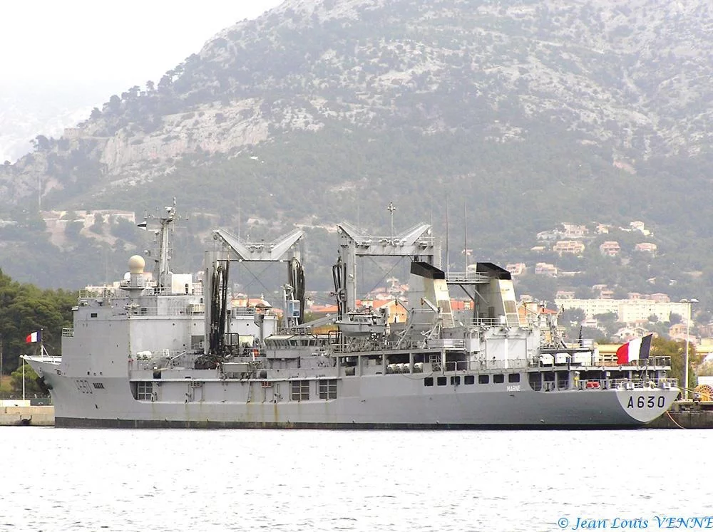 La Marne à quai à l’appontement Milhaud