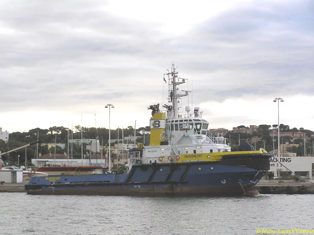 Un mÃ¢t de destroyer britannique Ã  la Seyne-sur-Mer