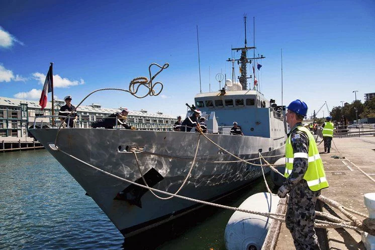 Le patrouilleur La Glorieuse arrive à Sydney