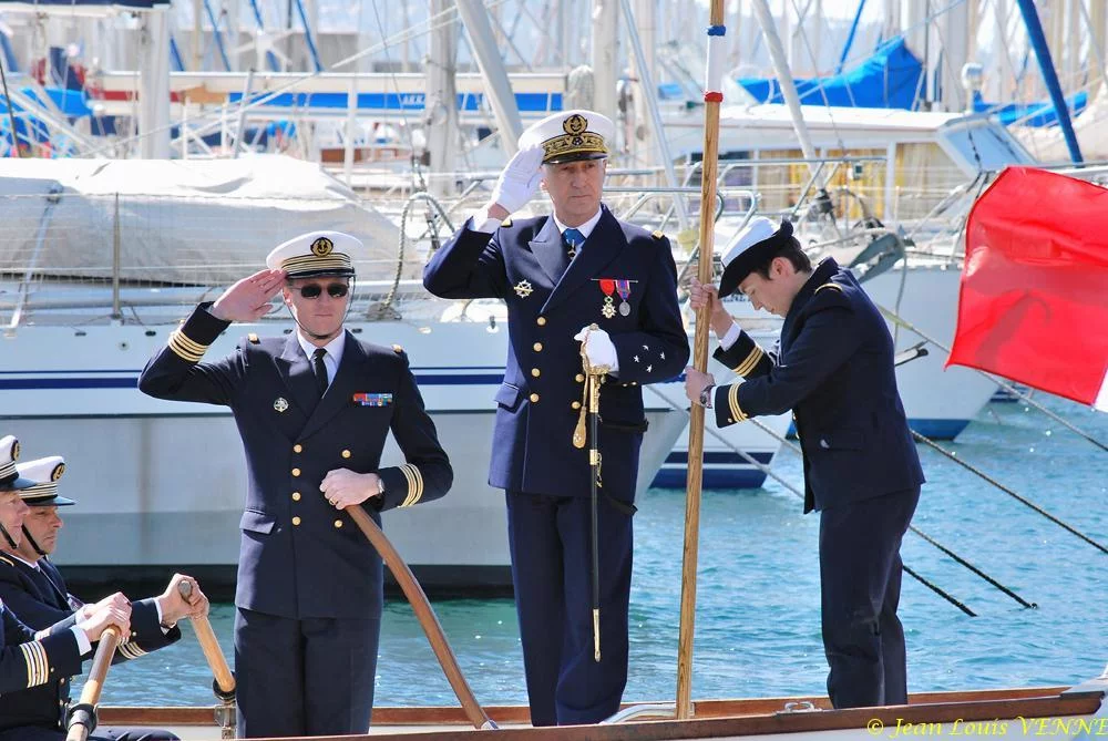 L'amiral Tandonnet sur la baleinière traditionnelle