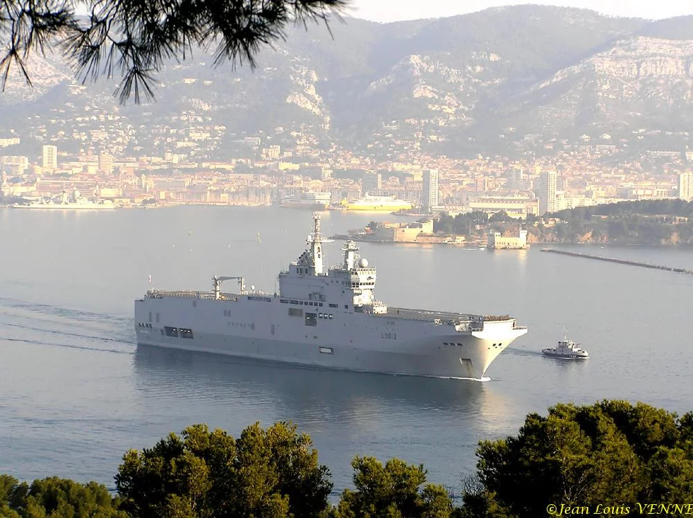 Appareillage du Mistral pour le Japon