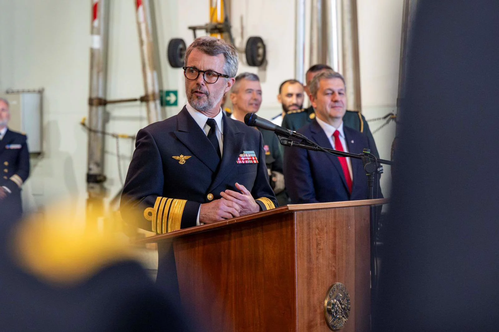 Le roi Frederik X du Danemark s'adresse aux officiers-élèves