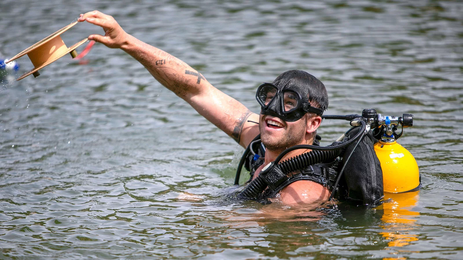 Un plongeur-démineur canadien