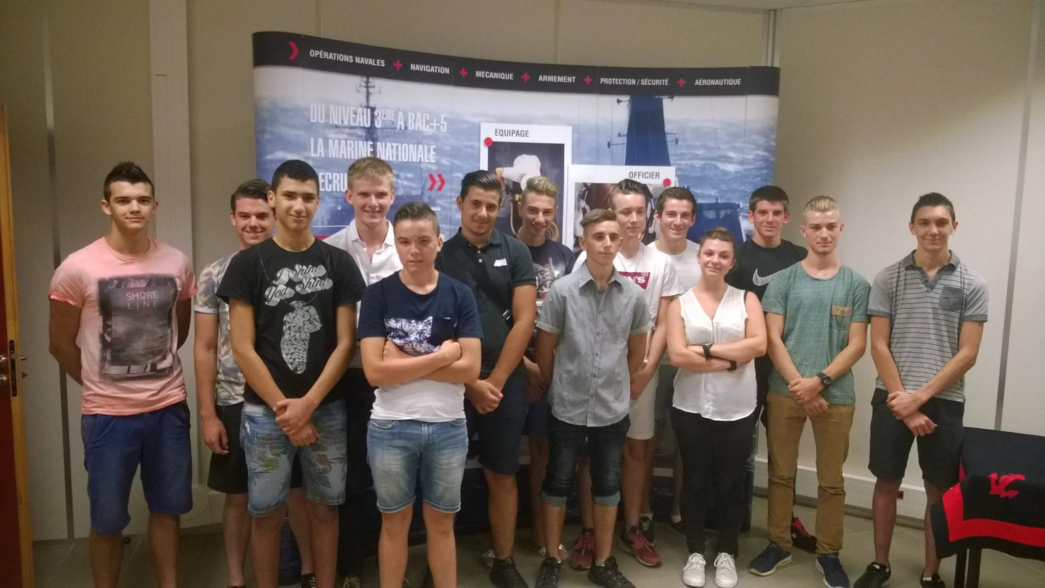 14 futurs mousses signent au CIRFA de Toulon