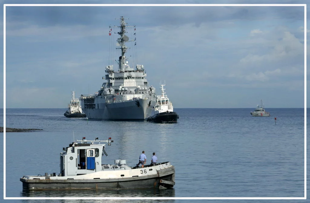 La Jeanne d’Arc entre à Port les Galets
