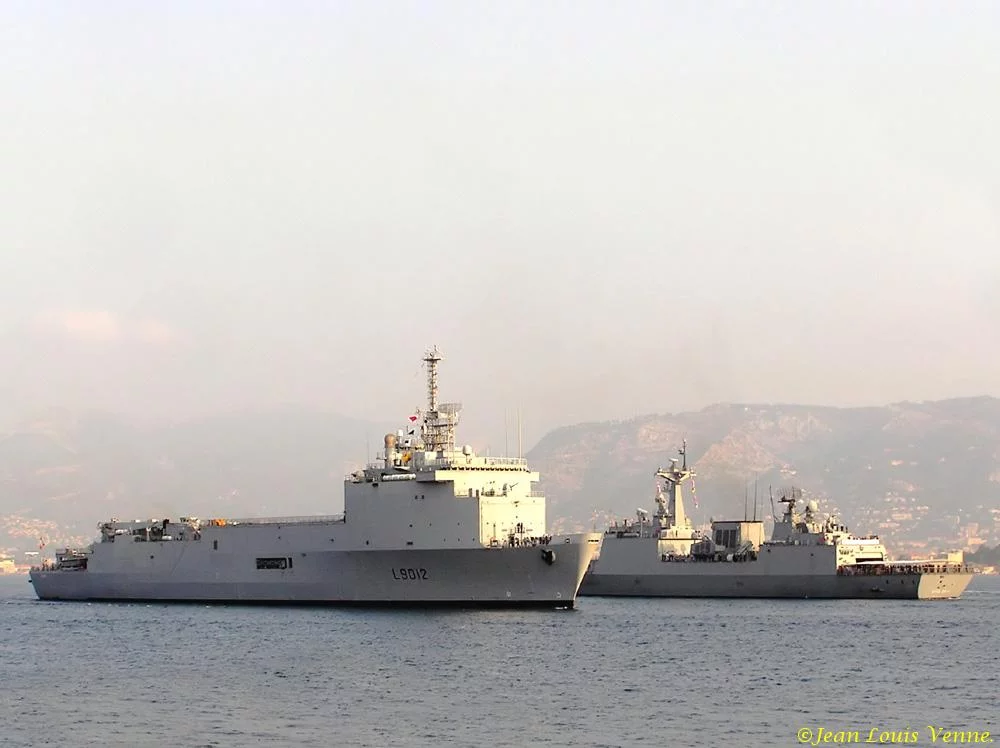 LE TCD Sirroco et le destroyer lance-missiles CHUNGMUGONG YI SUN SHI