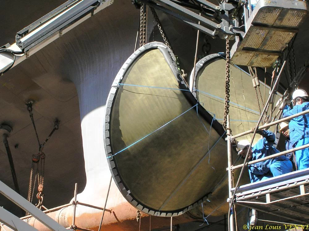 La seconde hélice du porte-avions