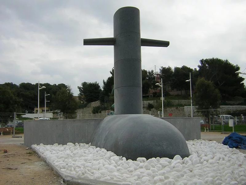 Monument national des sous-mariniers (vue de derrière)