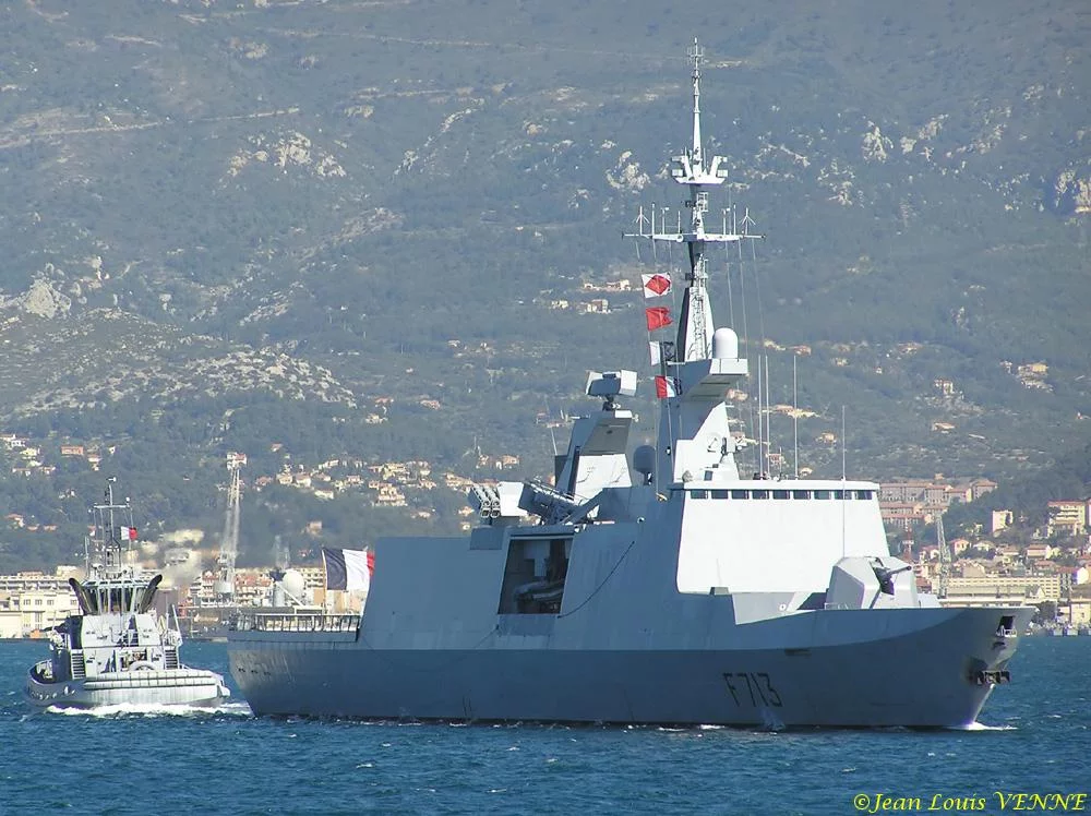 La frégate Aconit quitte Toulon
