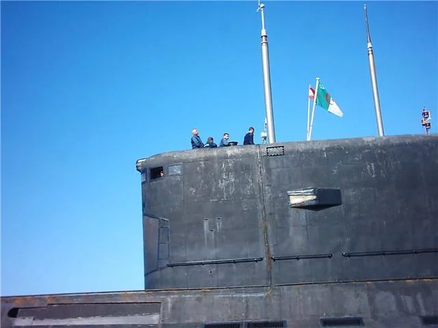 Un sous-marin Kilo algériens fait escale en Espagne sur le chemin de la Russie