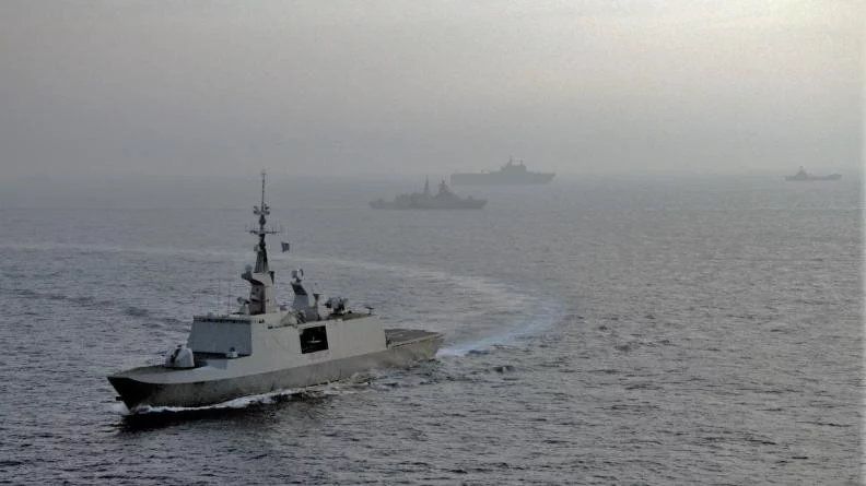 La frégate participant à l'exercice Médusa