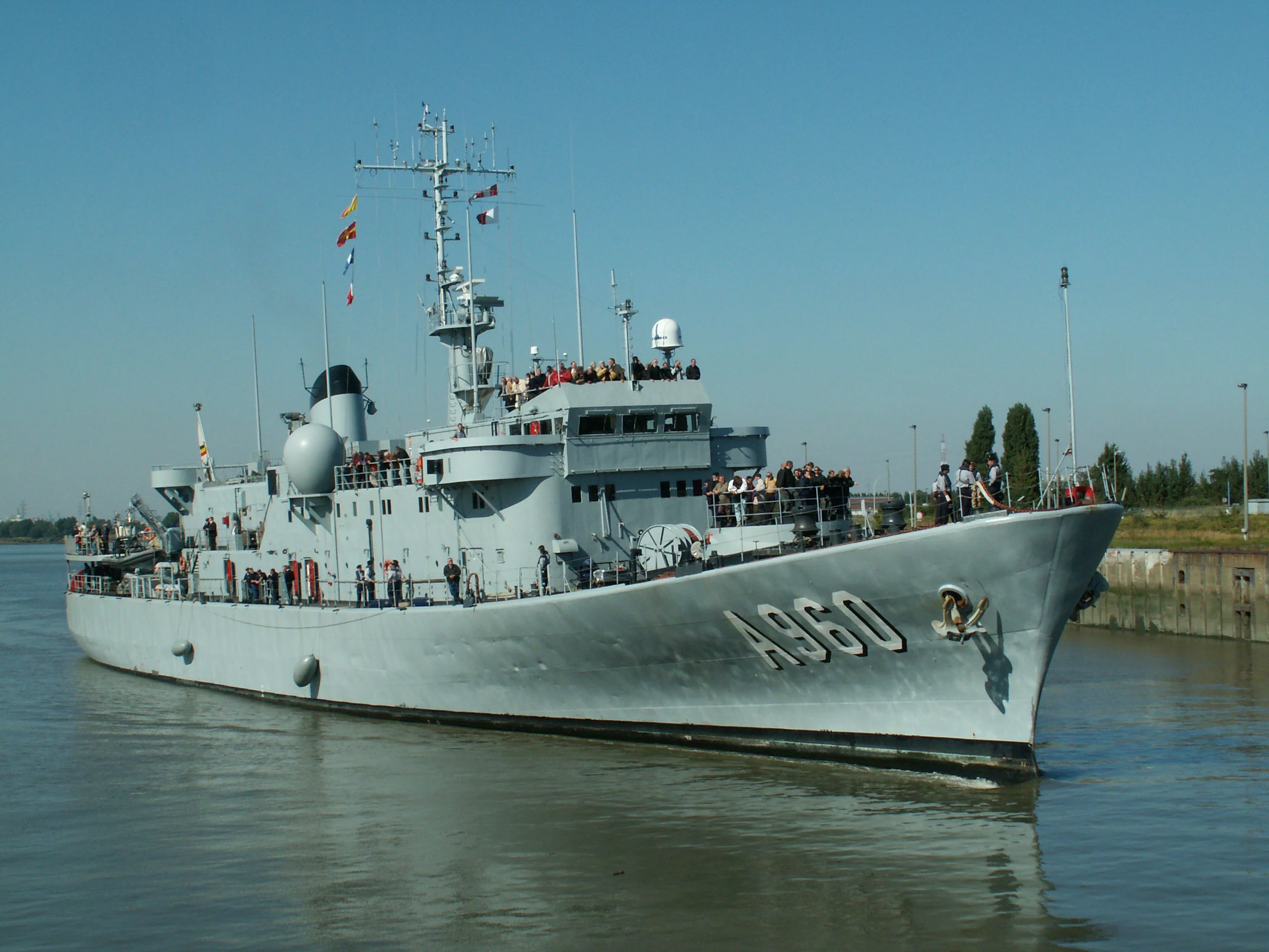 Le navire de commandement et de soutien logistique Godetia de la marine belge