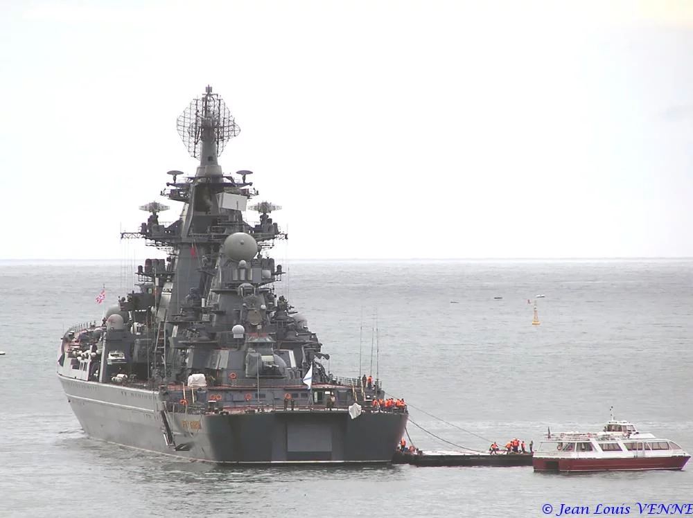 Le croiseur nucléaire russe Pierre le Grand à Toulon