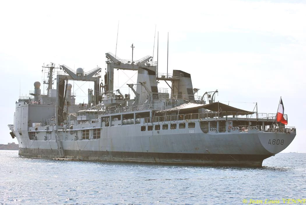 Le BCR Var au mouillage en rade de Bandol