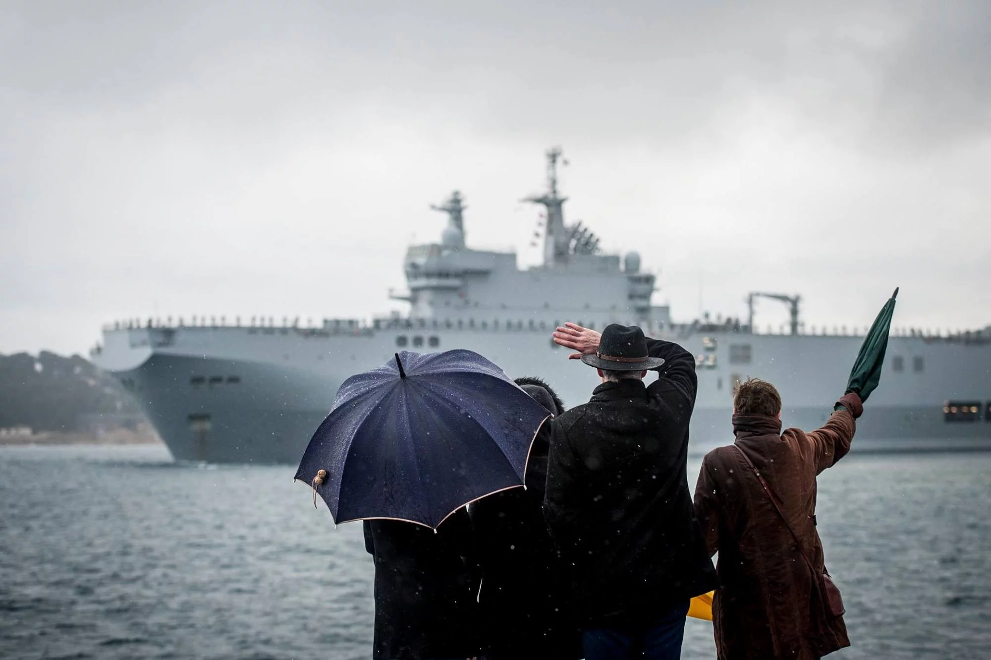 Appareillage du BPC Dixmude