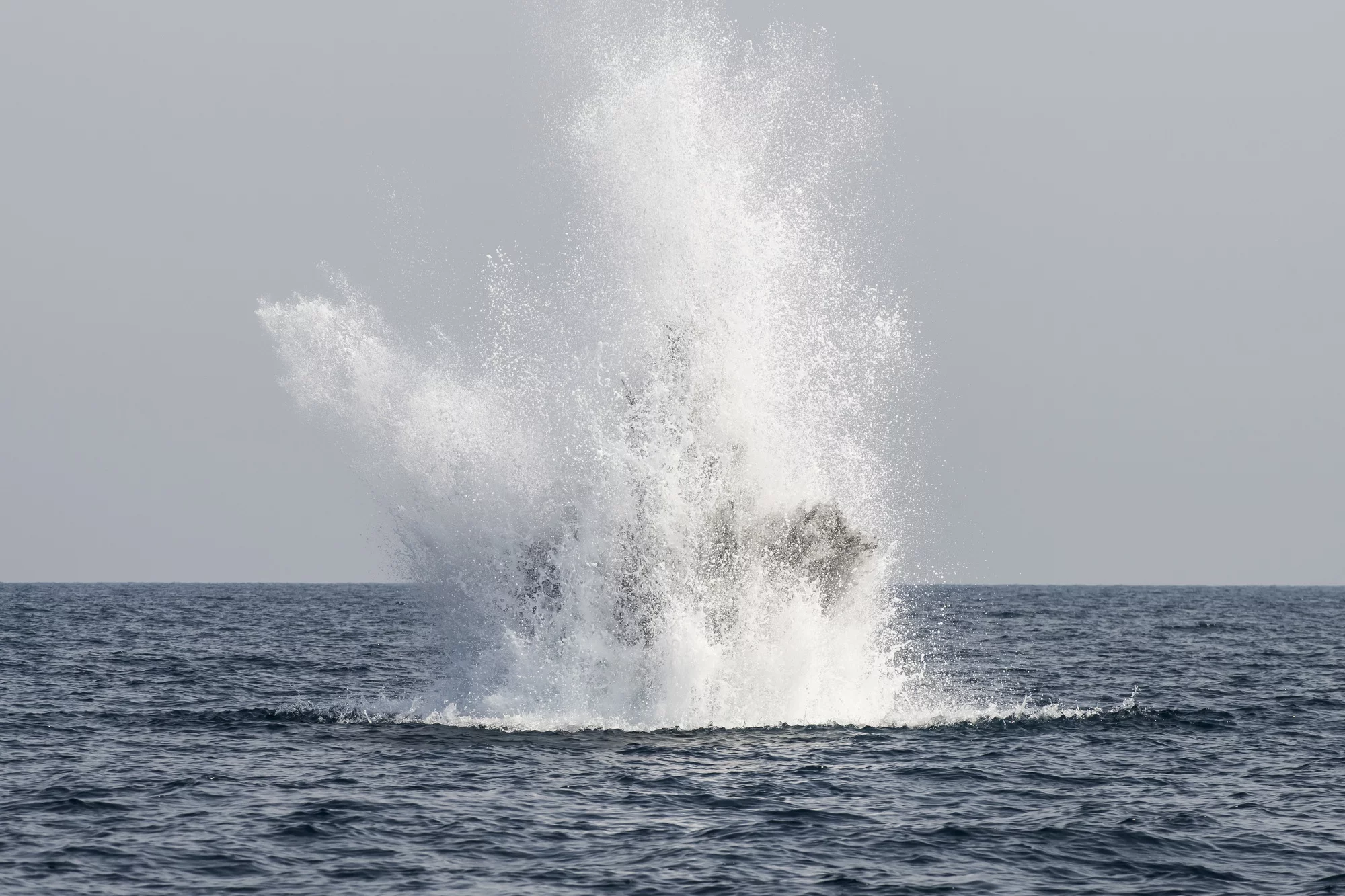 Pétardement d'une charge sous-marine