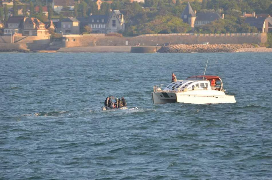 Le Flamant porte assistance à un plaisancier