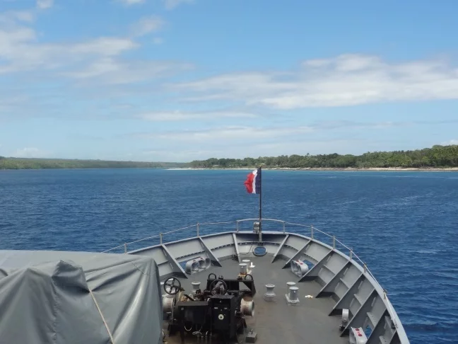 Le patrouilleur La Glorieuse au large du Vanuatu