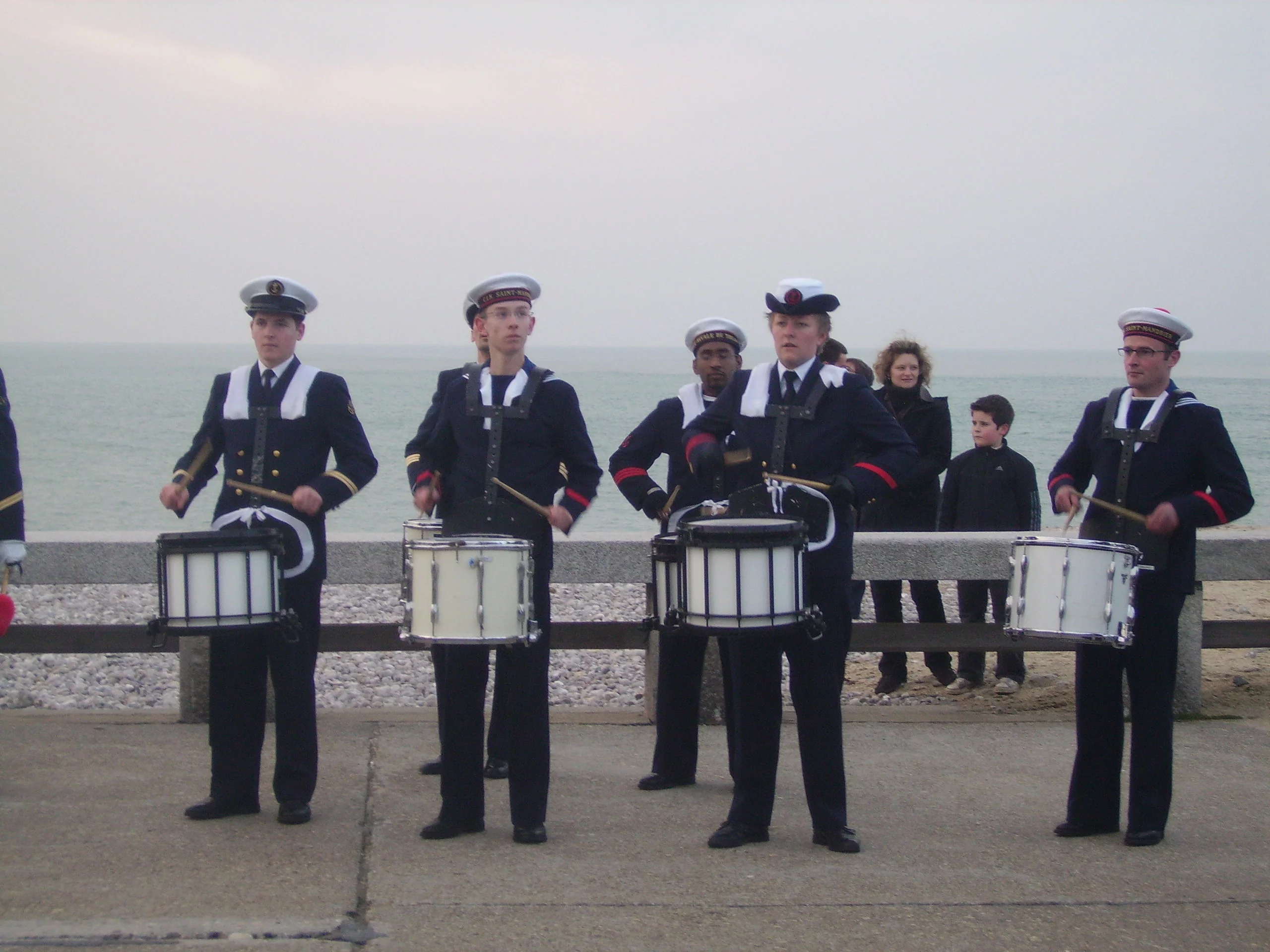 Le bagad de St-Mandrier à Fécamp