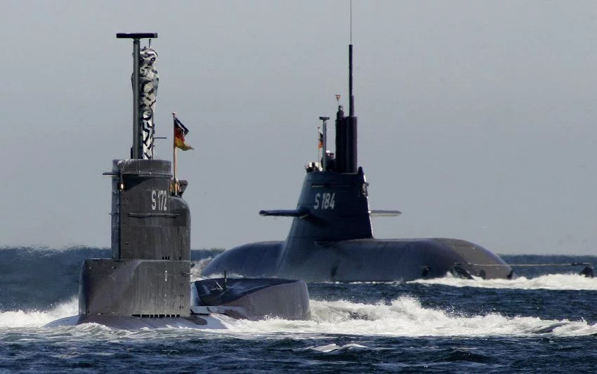 Les 2 classes de sous-marins allemands : U-206A et U-212A
