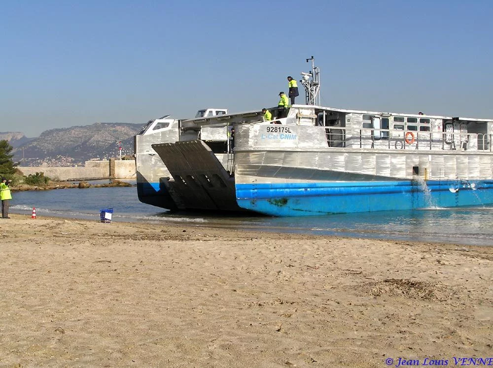 Premier plageage du L-CAT avec matériel roulant