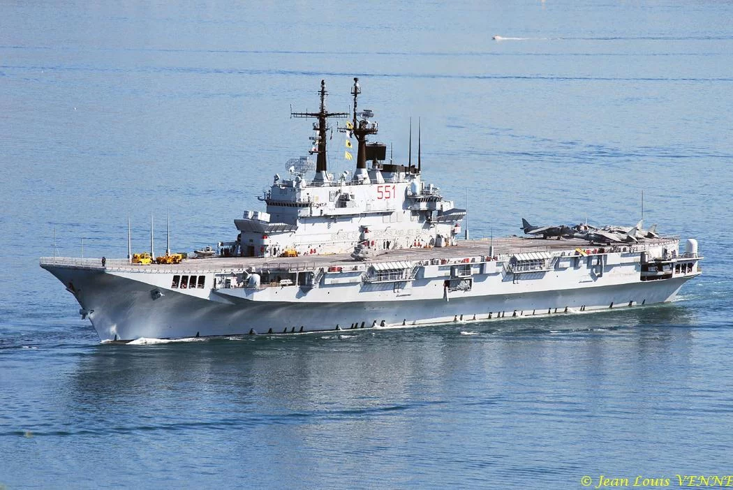 Porte-avions italien Garibaldi