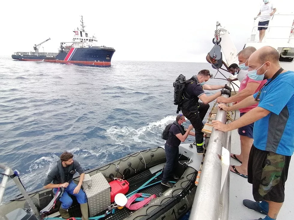Le Jason contrôle les sennes de thon rouge