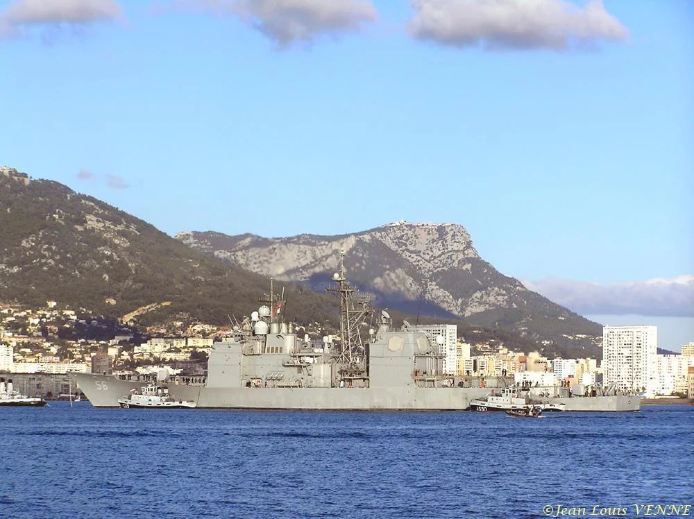 Le San Jacinto arrive Ã  Toulon
