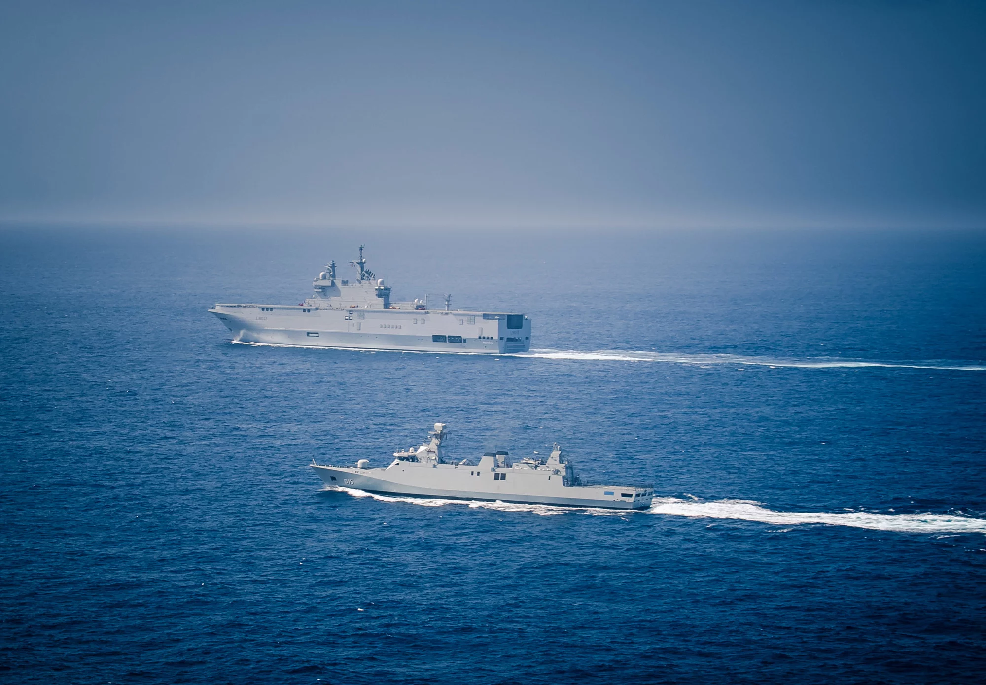 Le Mistral et la frégate marocaine Allal Ben Abdallah