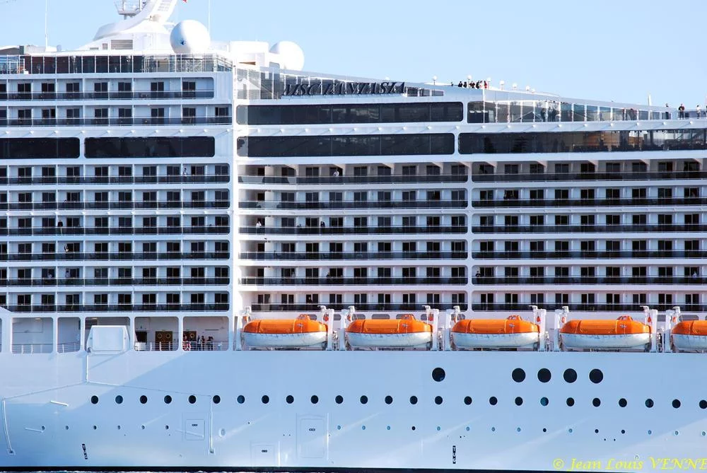 Escale surprise du MSC Fantasia à La Seyne sur Mer