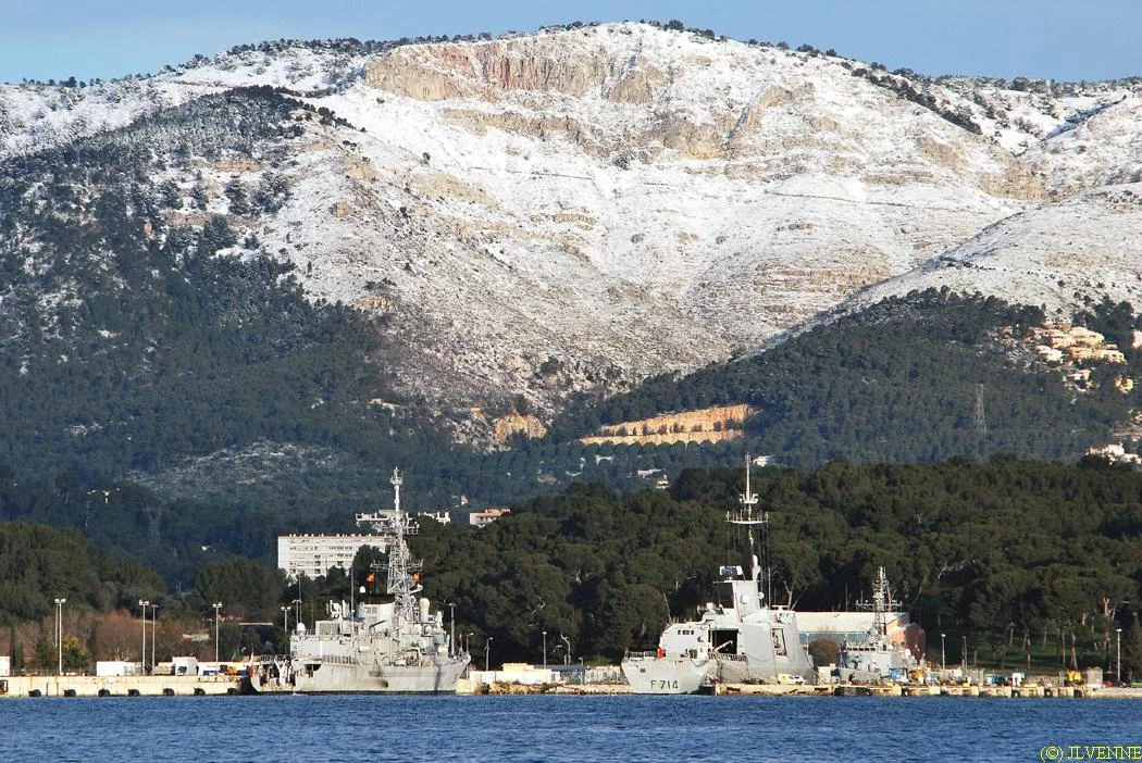 Toulon et ses montages enneigées