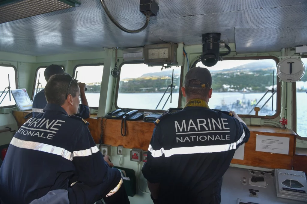 En passerelle du Dumont d’Urville