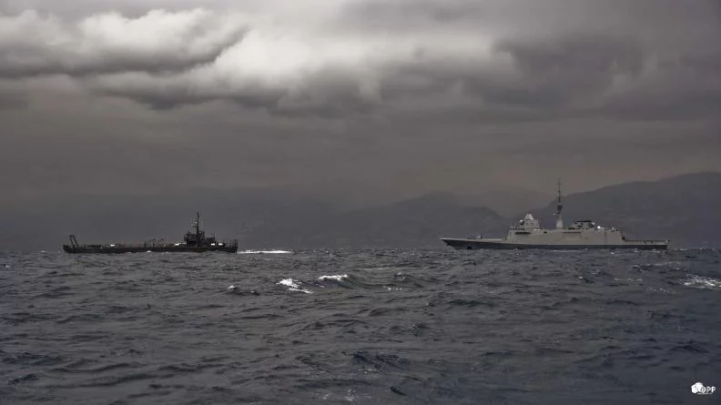 La frégate multi-missions Normandie et l’engin de débarquement Damour de la marine libanaise